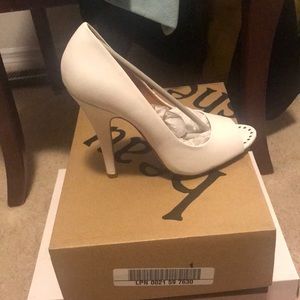 Size 9 white heels
